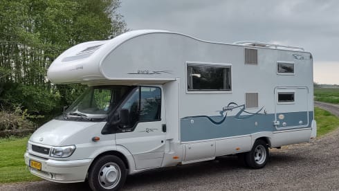 6p Ford alcove with bunk bed