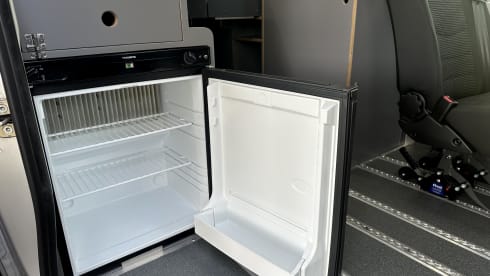 Bertus – Mercedes Sprinter 519CDI 3.0 V6 (191 hp) Automatic Bus Camper – B driving license –