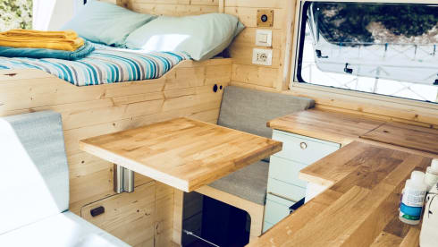 Makai – Van Camperizzato in legno