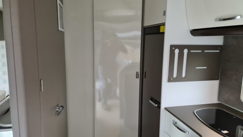 N854ZH – Very luxurious Burstner Lyseo Privilege 728 G length bed | miles free!