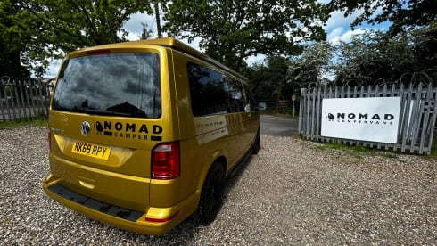Goldie LONDON – RK69RPY - Adventure with Goldie, the 4 Berth Nomad Volkswagen, Romford