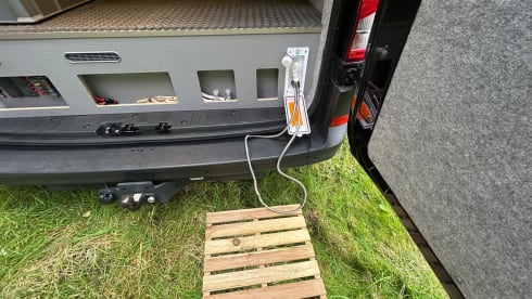 2p luxury off-grid VW Crafter bus camper (2023) autom.