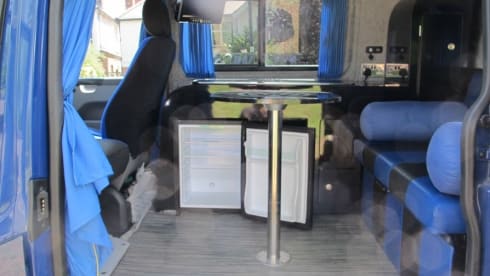 Blueberry – Elegante furgone camper VW T5 4 con w / aria condizionata e riscaldamento