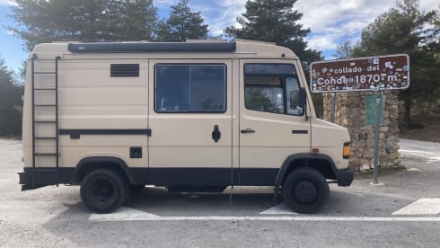 Dudo – Düdo: Mercedes 609D Bus-Camper - Off-Grid