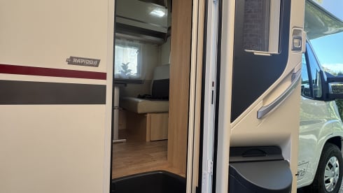 Stories_on_wheels – 6p Giottiline alcove uit 2024