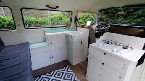 Comigo – Vintage Volkswagen Vacation Bus