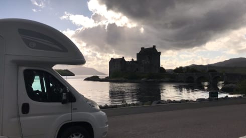 Snufkin – Swift Lifestyle 590R 4 berth