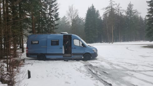 Boots – 2p Mercedes-Benz bus from 2014