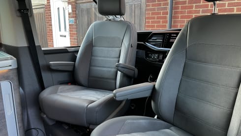 Billy 'Ocean' California Camper – 4 berth Volkswagen campervan from 2023