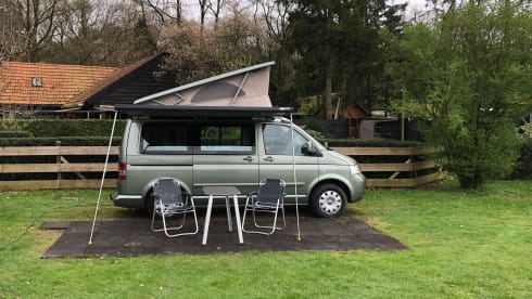 Luigi – Volkswagen California 2005 with lifting roof 4P