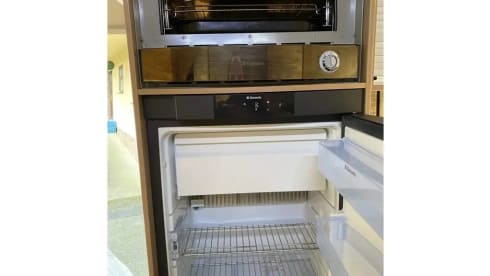 Bart 4 berth –  Fiat Ducato based Burstner Ixeo 664