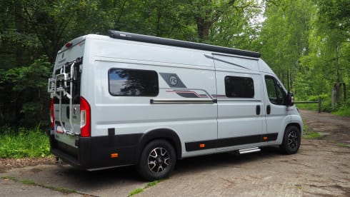 Yvonneke – Fiat: Off Grid-Nespresso-BIP&GO-Bicycle rack-Large refrigerator-LPG tank