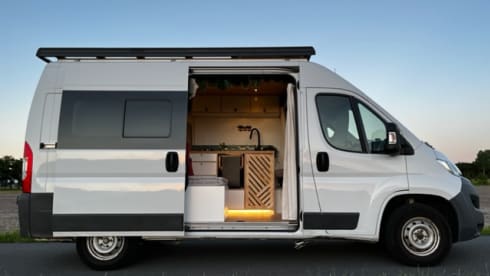 Try Vanlife – Prova Vanlife! nel nostro Fiat ducato fuori rete (letto fisso grande)