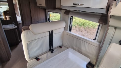 4p Bürstner camper 2016 KM FREE!