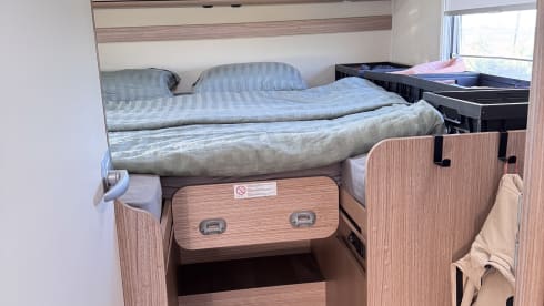 Camper FIER – Spacious 2/3 person Camper (Carado T447) from 2018 with standing height 2.08m