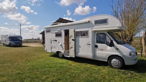MOBI – Spacious Auto roller Granduca family mobile home