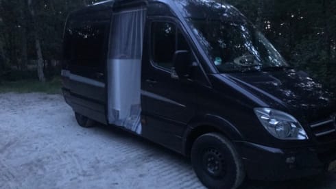 Bruce – 2p Mercedes-Benz bus from 2009