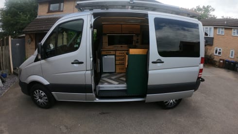 Boohoo Aloha – 2 berth Mercedes-Benz campervan from 2015