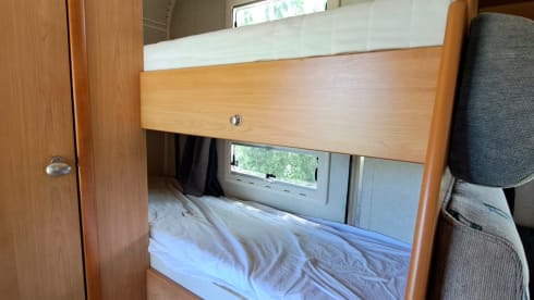 Cas – Family camper - bunk bed