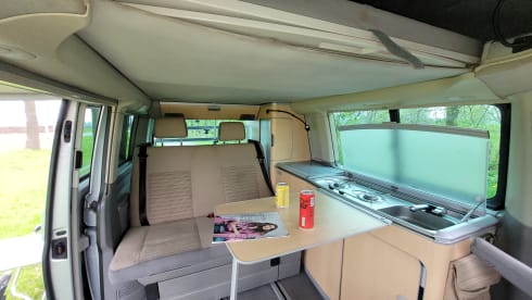 Silver – VW T5 for the ultimate road trip!