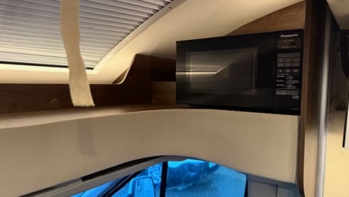 5 berth Roller Team alcove from 2018