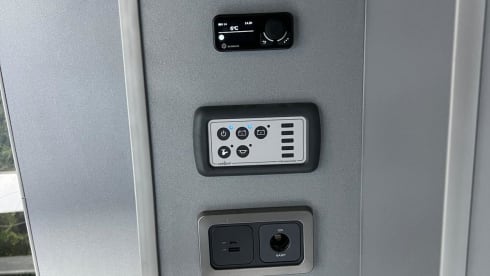 PREMIUM BLUE – 2 berth Peugeot campervan from 2022