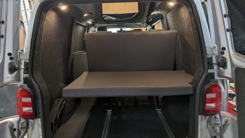 2p Volkswagen campervan uit 2018