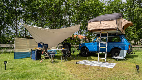 Pjotr – Lada Niva 4x4 met daktent