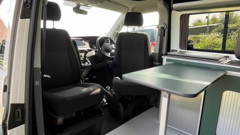 Curly – 4 berth Volkswagen Transporter Campervan from 2022
