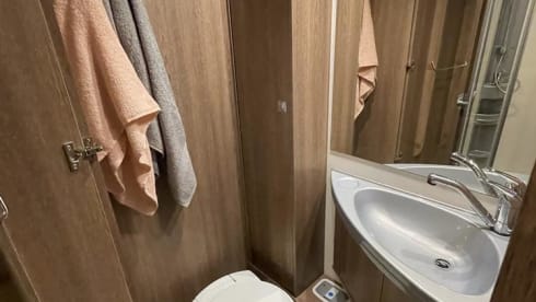 James – ⭐⭐⭐⭐⭐ Luxury Detleffs with very large beds & lots of comfort