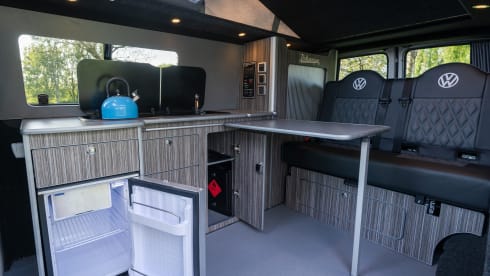 Eleanor  – Volkswagen T6 Highline LWB campervan 