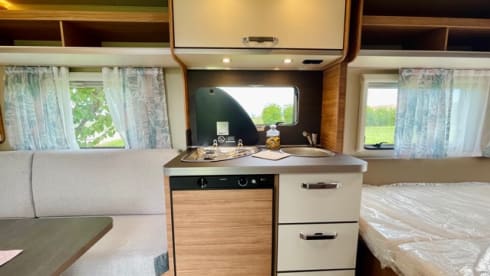SMART VOYAGER – CARAVAN WEINSBERG CARAONE 450 FU