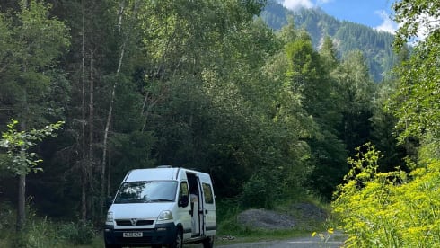 Daisy ✨ 🚐 ⛰️ 🌊  – Professionally converted Vauxhall Movano fully off-grid adventure Campervan