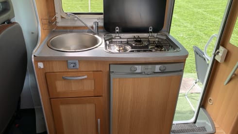 Gemütlicher Camper mit Klimaanlage im Wohnbereich