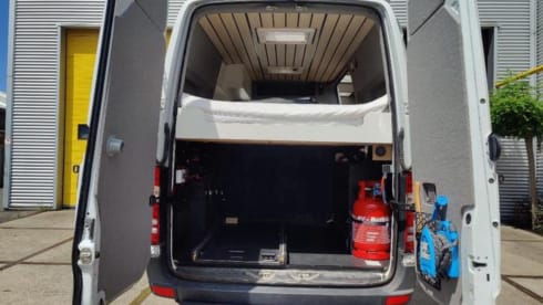 2-person Mercedes-Benz bus from 2015