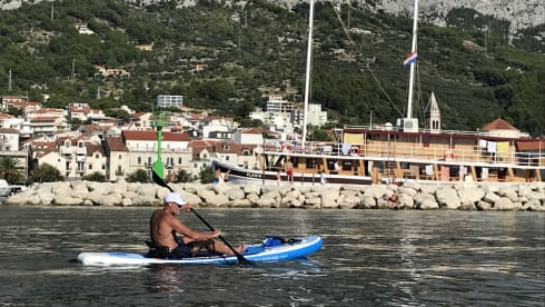 Very spacious LMC Camper with fully automatic hydraulics level system