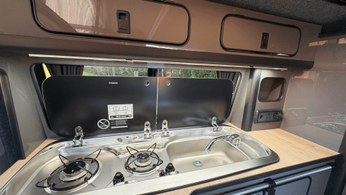Rogue Five – Top Spec Volkswagen T6.1 | Comfortable & Slick | Sleeps 4