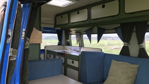 Lynz – Cheerful camper van Westfalia