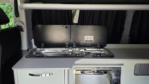 Essy – 4 berth Volkswagen campervan from 2021