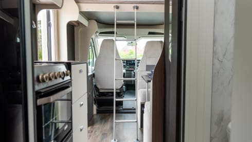 Swift Voyager 485 5 Berth