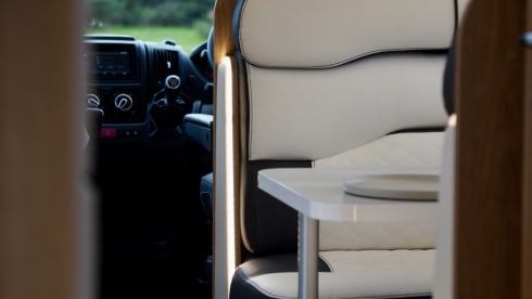 Roller Team 747 – 6 Berth Roller Team 747