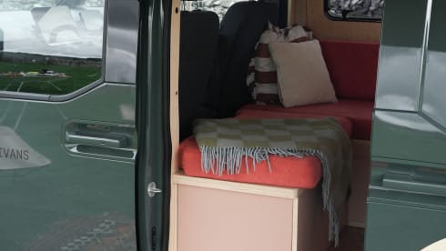 Newstory – 2-persoons campervan, andere modellen vanaf 2026