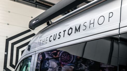 THE JUGGERNAUT – 5 berth Volkswagen bus from 2016