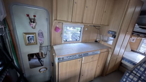 Real family camper! 4p Dethleff's alcove from 1999