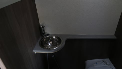 Roja │ Spacious and luxurious double camper