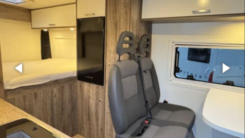 2p Peugeot bus from 2011