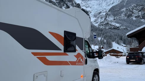 Modern 2020 well equipped 6 berth Swift motorhome 