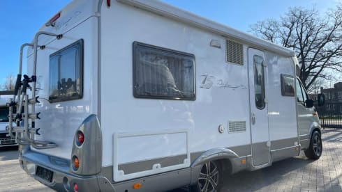 Bürstner Delfin 690, 2 person semi-integrated from 2005