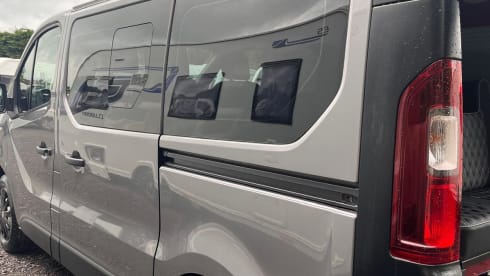 Bazz Van Dan – Camping-car 4 places, autre modèle de 2017