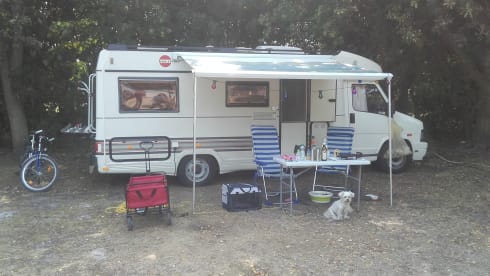 Unique Camper for an Unforgettable Adventure New 2.5 Turbo diesel engine